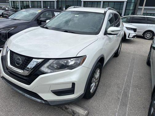 Pearl White 2017 Nissan Rogue SV