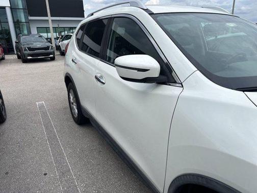 Pearl White 2017 Nissan Rogue SV