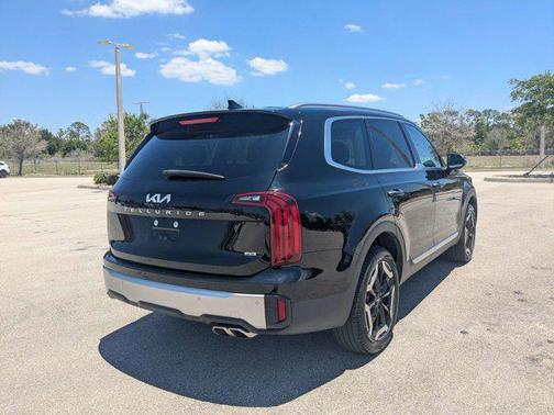 Ebony Black 2025 Kia Telluride S