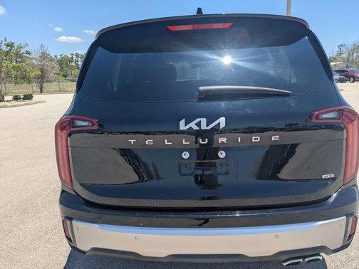Ebony Black 2025 Kia Telluride S