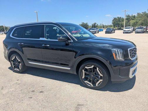 Ebony Black 2025 Kia Telluride S