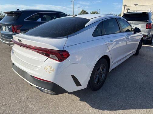 2021 Kia K5 LX