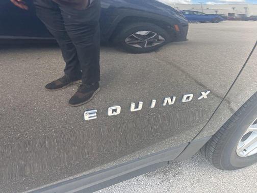 Mosaic Black Metallic 2024 Chevrolet Equinox 1LT