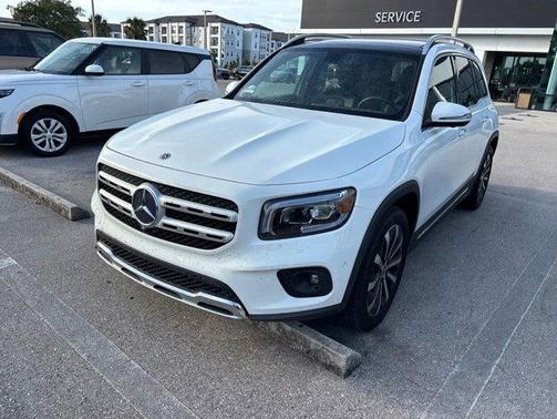 Polar White 2022 Mercedes-Benz GLB 250 4MATIC
