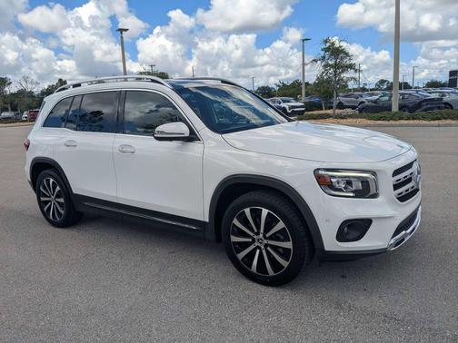 Polar White 2022 Mercedes-Benz GLB 250 4MATIC
