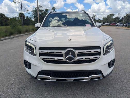Polar White 2022 Mercedes-Benz GLB 250 4MATIC