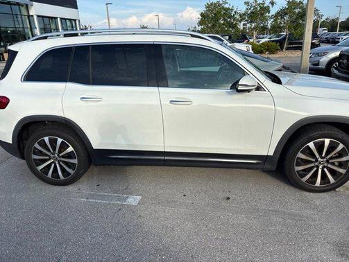 Polar White 2022 Mercedes-Benz GLB 250 4MATIC