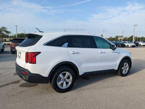 2023 Kia Sorento LX