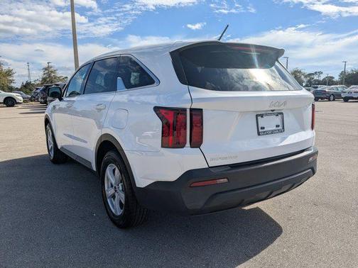 2023 Kia Sorento LX