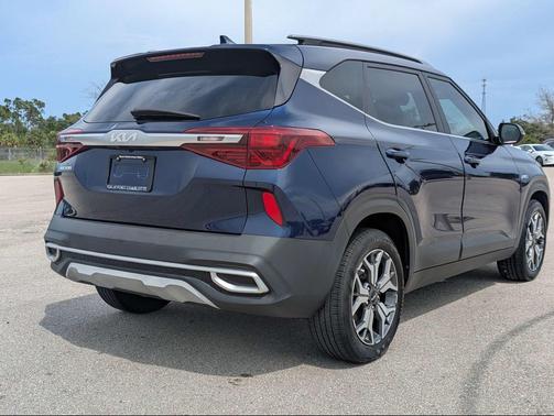 Dark Ocean Blue 2022 Kia Seltos EX