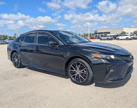 Midnight Black Metallic 2021 Toyota Camry SE