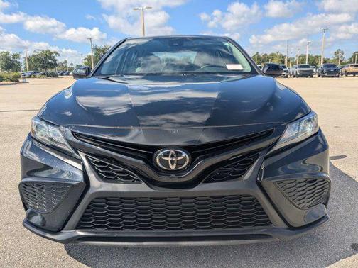 Midnight Black Metallic 2021 Toyota Camry SE