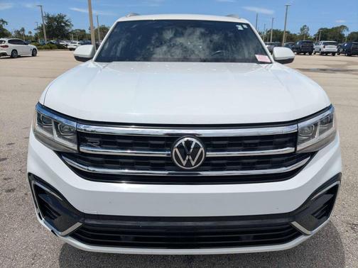 Pure White 2021 Volkswagen Atlas Cross Sport 3.6L V6 SE w/Technology R-Line