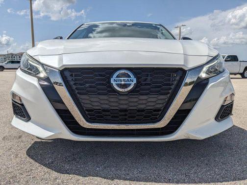 2020 Nissan Altima SR FWD