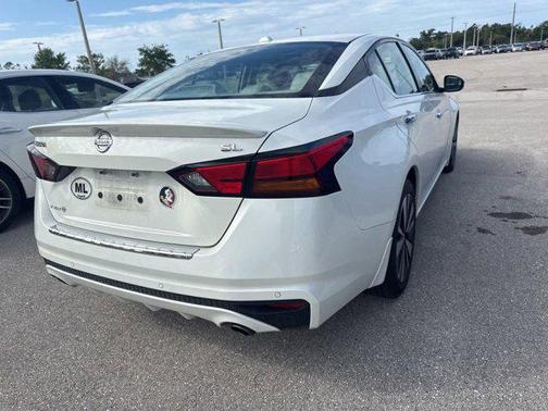 Pearl White Tricoat 2020 Nissan Altima 2.5 SL