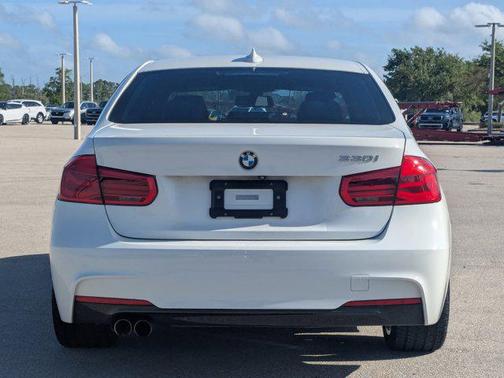 Alpine White 2018 BMW 330 330i