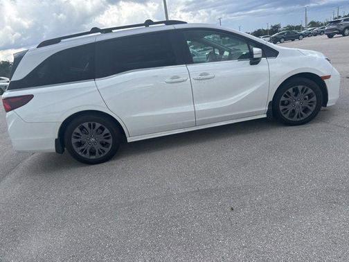 Platinum White Pearl 2025 Honda Odyssey Touring
