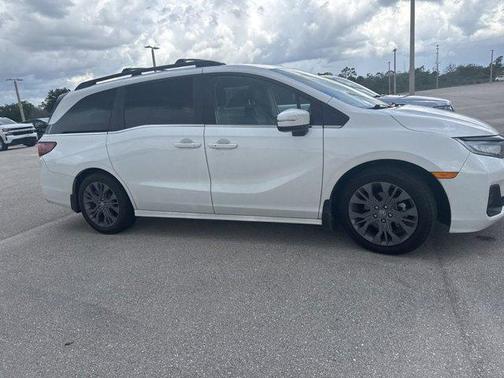 Platinum White Pearl 2025 Honda Odyssey Touring