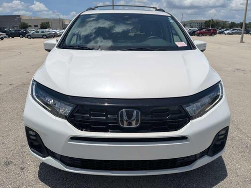 Platinum White Pearl 2025 Honda Odyssey Touring