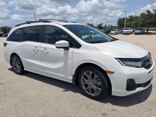 Platinum White Pearl 2025 Honda Odyssey Touring