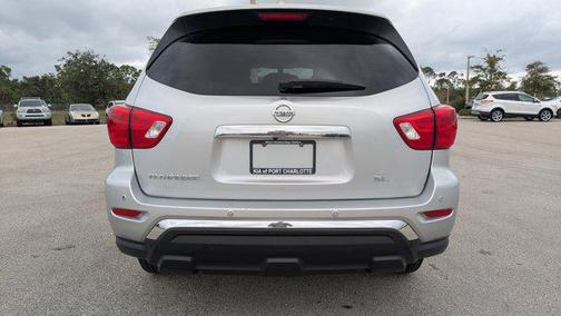 2019 Nissan Pathfinder SL