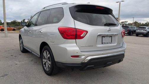 2019 Nissan Pathfinder SL