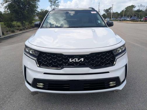Glacial White Pearl 2023 Kia Sorento SX