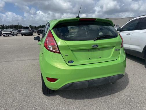 Green Envy Metallic Tricoat 2014 Ford Fiesta SE