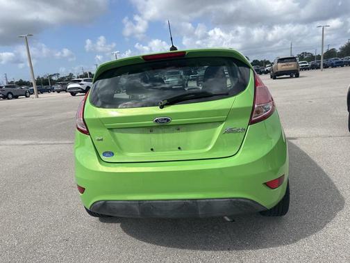Green Envy Metallic Tricoat 2014 Ford Fiesta SE