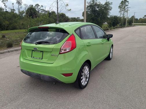 Green Envy Metallic Tricoat 2014 Ford Fiesta SE