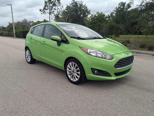 Green Envy Metallic Tricoat 2014 Ford Fiesta SE