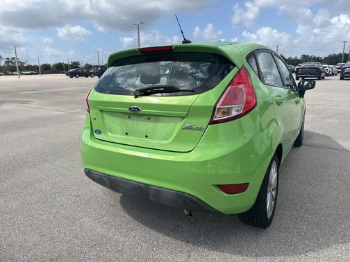 Green Envy Metallic Tricoat 2014 Ford Fiesta SE