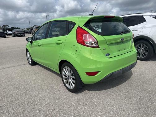Green Envy Metallic Tricoat 2014 Ford Fiesta SE