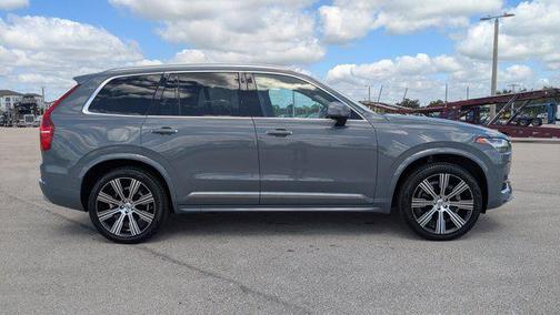 2022 Volvo XC90 T6 Inscription