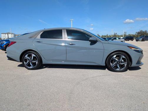 2021 Hyundai ELANTRA Limited