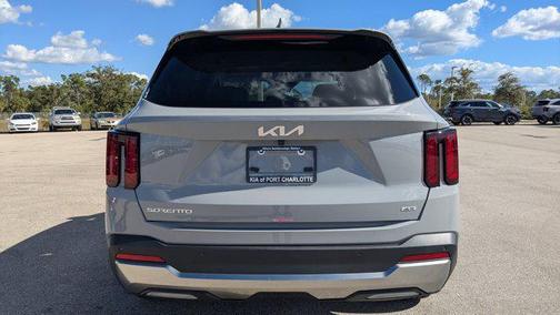 2025 Kia Sorento S