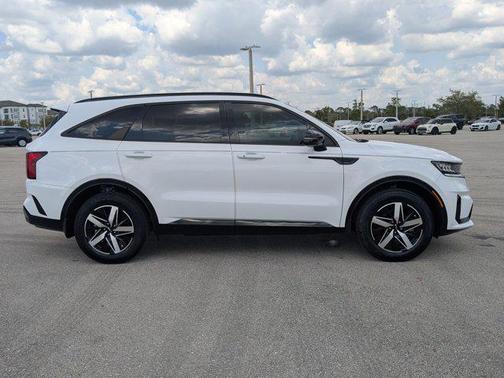Glacial White Pearl 2023 Kia Sorento S
