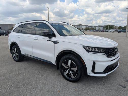 Glacial White Pearl 2023 Kia Sorento S