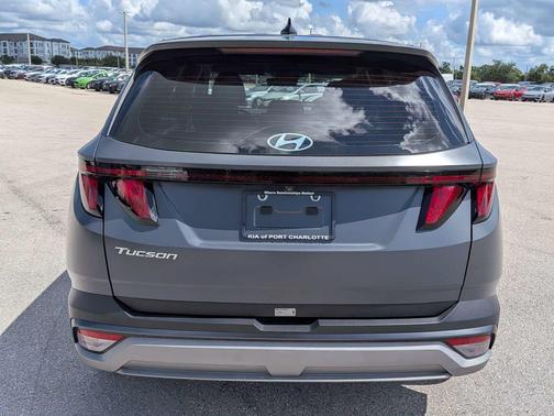 Ecotronic Gray Matte 2025 Hyundai TUCSON SE