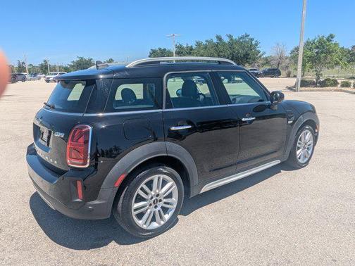 Midnight Black Metallic 2022 MINI Countryman Cooper