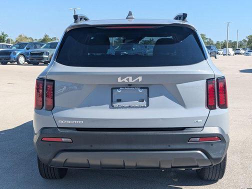 2023 Kia Sorento S