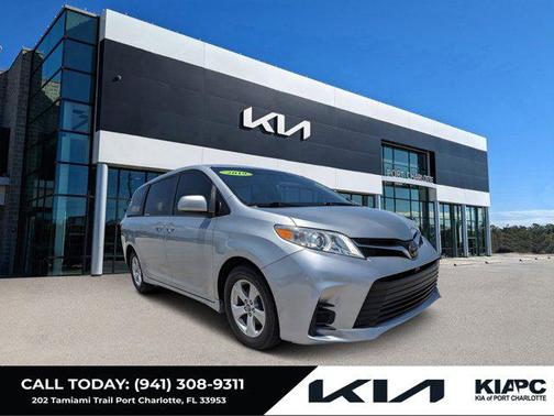 2019 Toyota Sienna LE