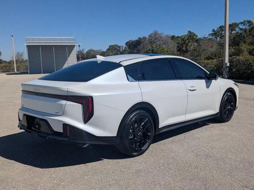 2025 Kia K4 GT-Line Turbo