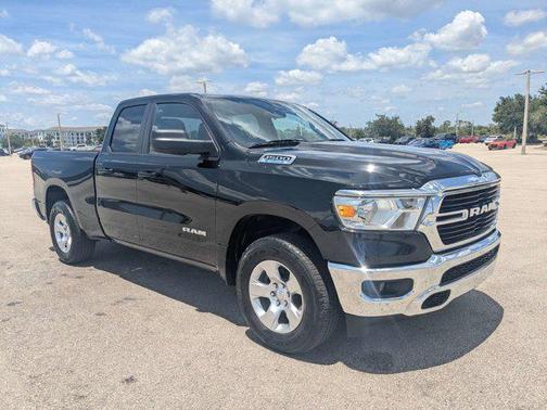 Diamond Black Crystal Pearlcoat 2021 RAM 1500 Big Horn/Lone Star