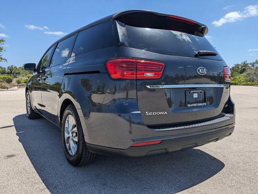 2021 Kia Sedona LX