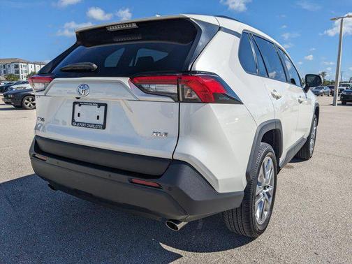2022 Toyota RAV4 XLE Premium