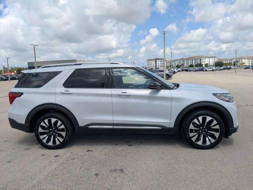 Star White Metallic Tri-Coat 2025 Ford Explorer Platinum