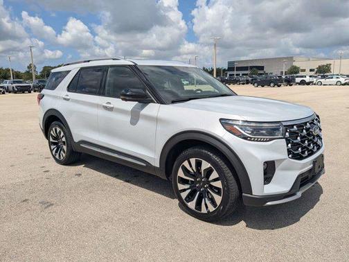 Star White Metallic Tri-Coat 2025 Ford Explorer Platinum