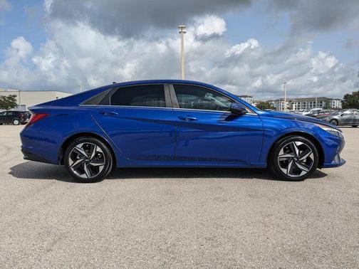 2021 Hyundai ELANTRA Limited