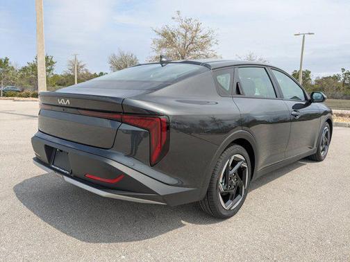 2026 Kia K4 EX